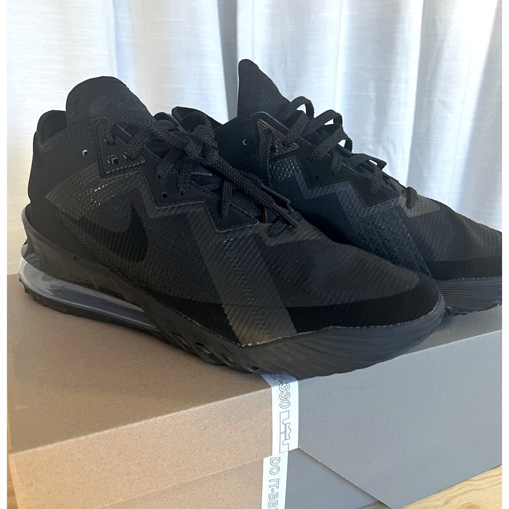 Nike LeBron 18 Low